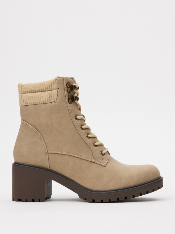 Botines con cuello de polipiel beige