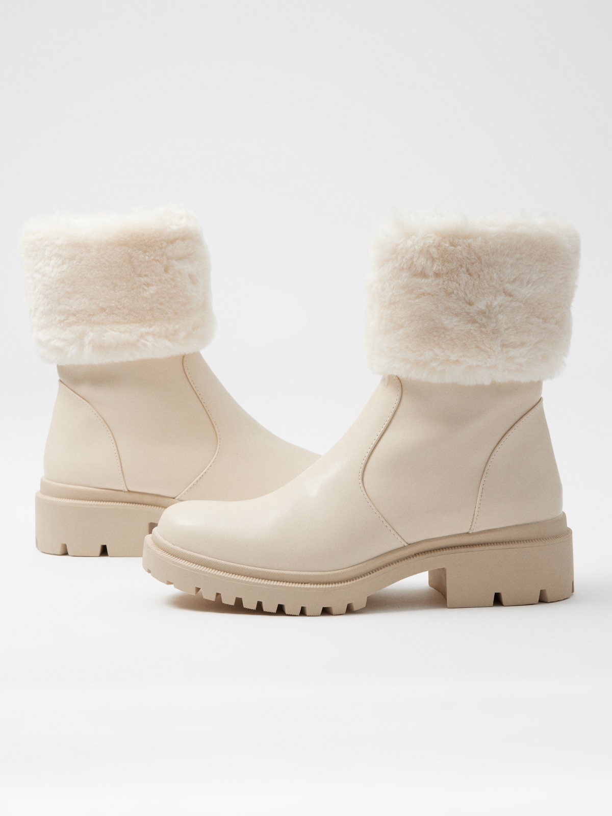 Fashion fur collar ankle boots white detail view