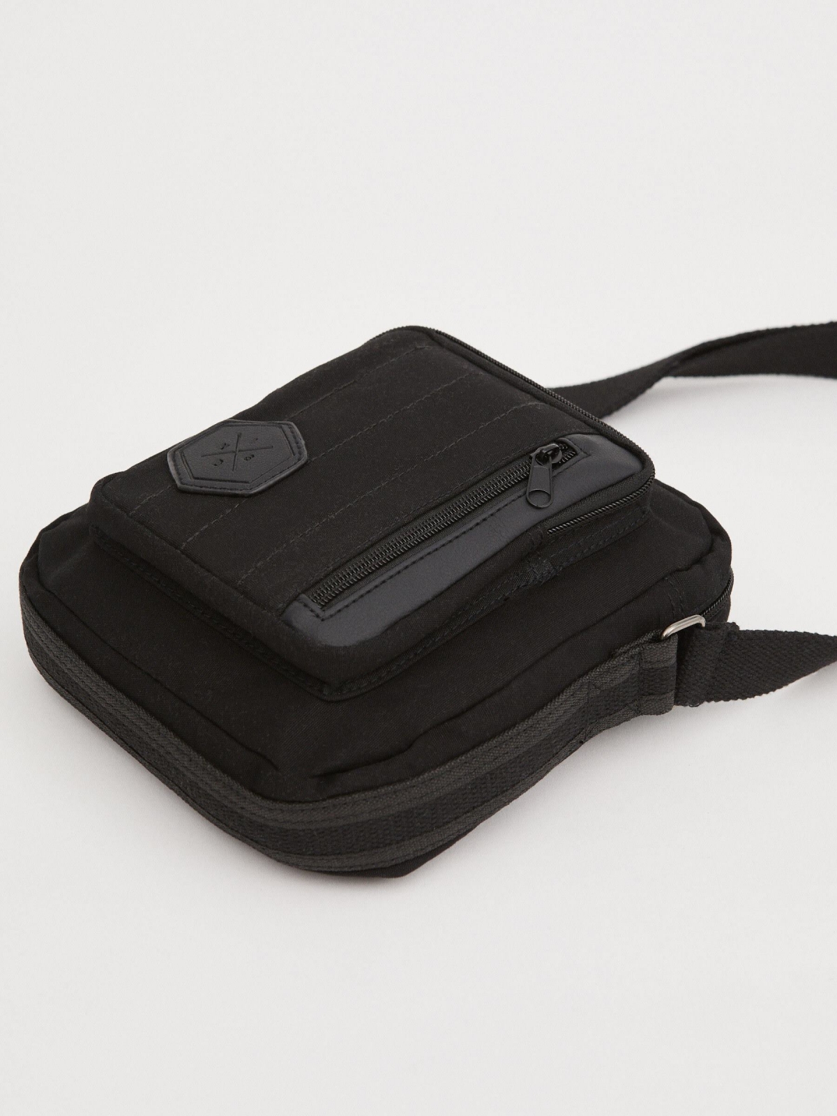 Shoulder bag exterior pocket black