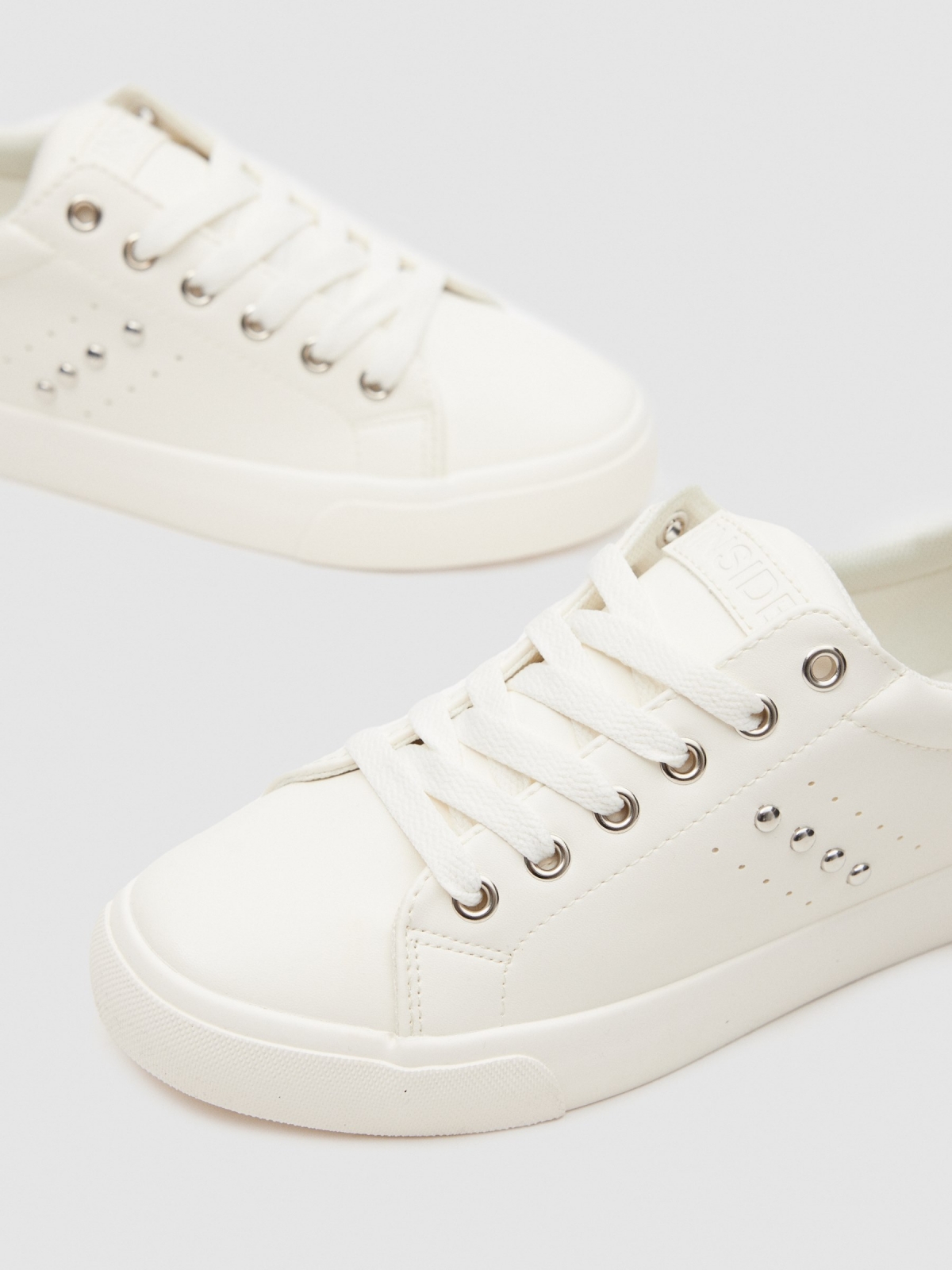 Basic sneakers with studs white detail view