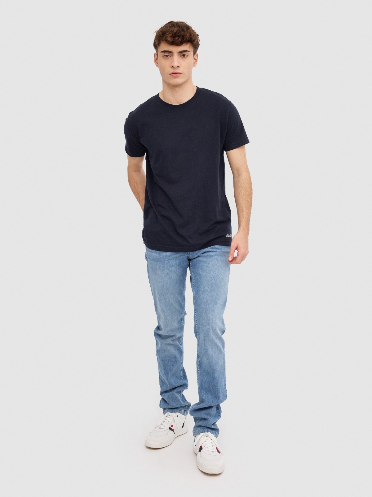 Consistent light blue slim fit jeans blue front view