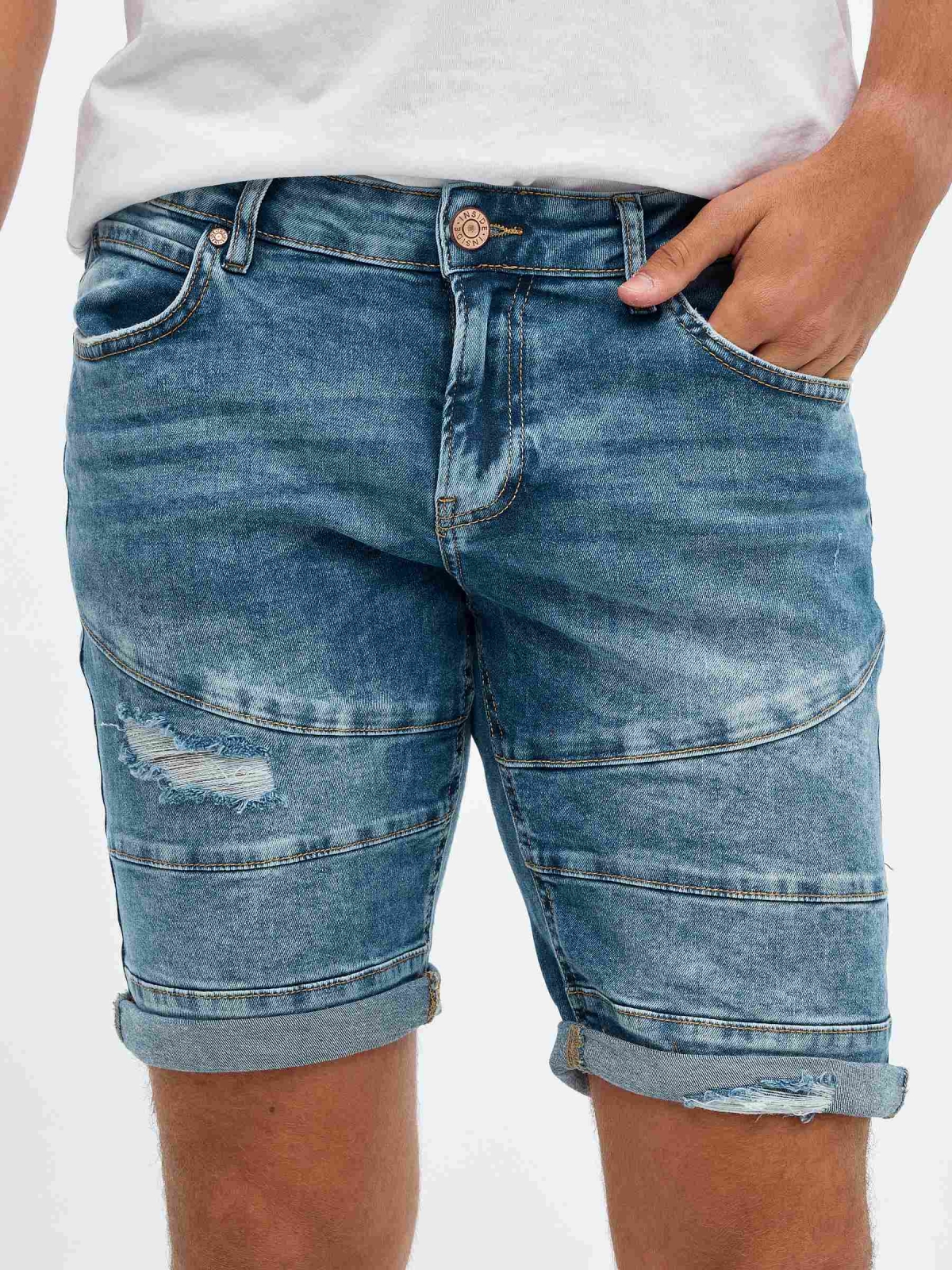 Washed blue denim Bermuda shorts blue detail view