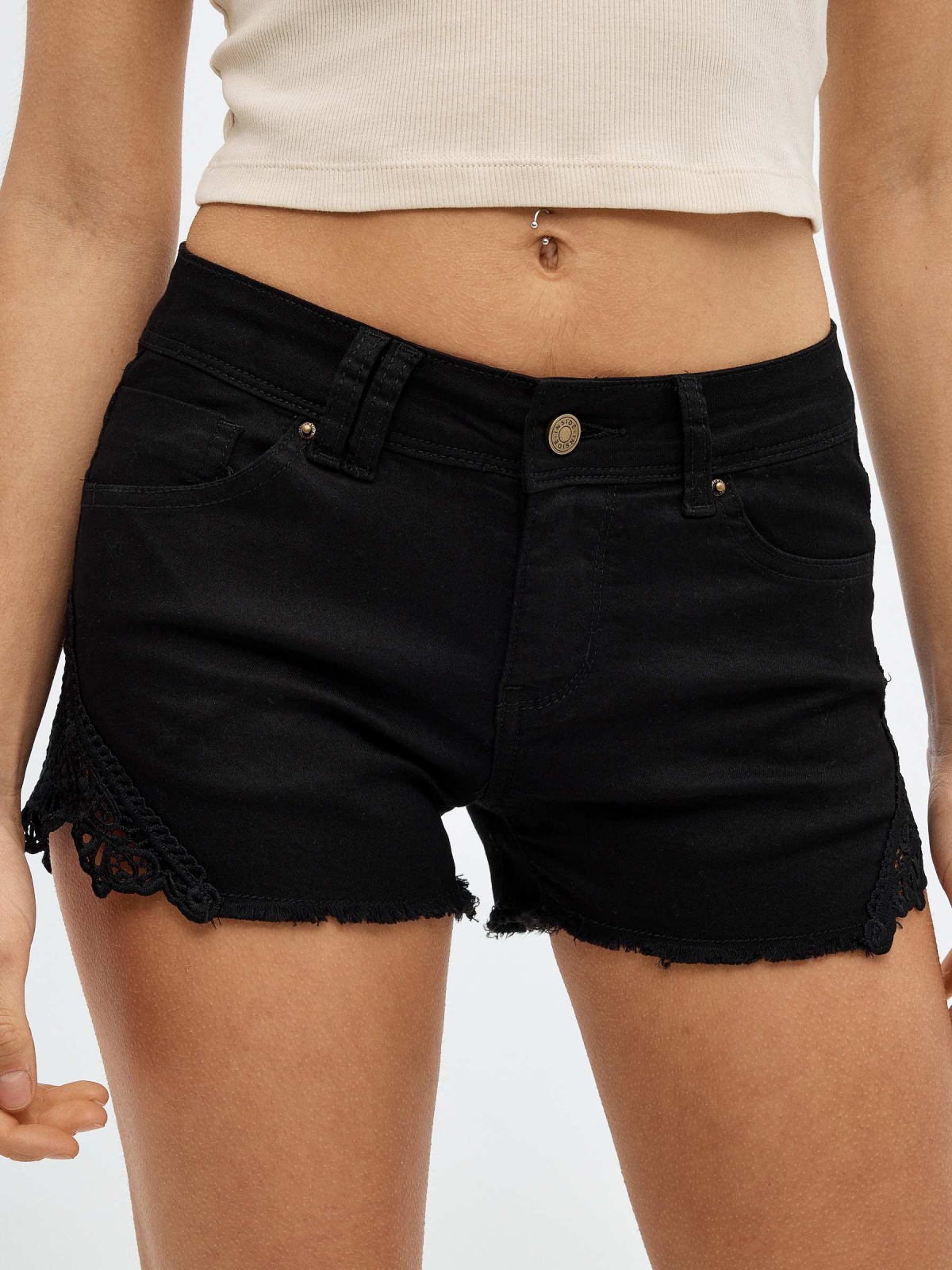 Denim shorts crochet details black detail view