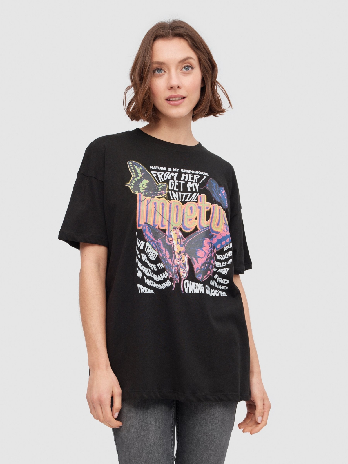 T-shirt oversize Impetus preto vista meia frontal