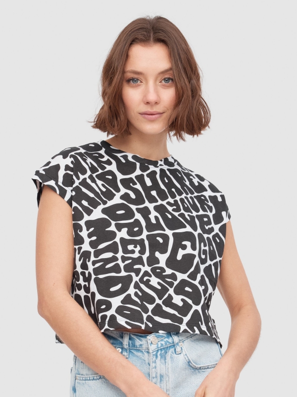 Top allover texto branco vista meia frontal