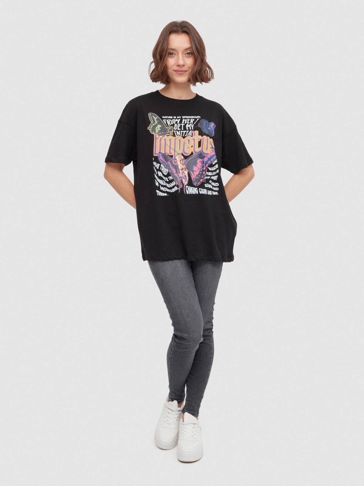 T-shirt oversize Impetus preto vista geral frontal