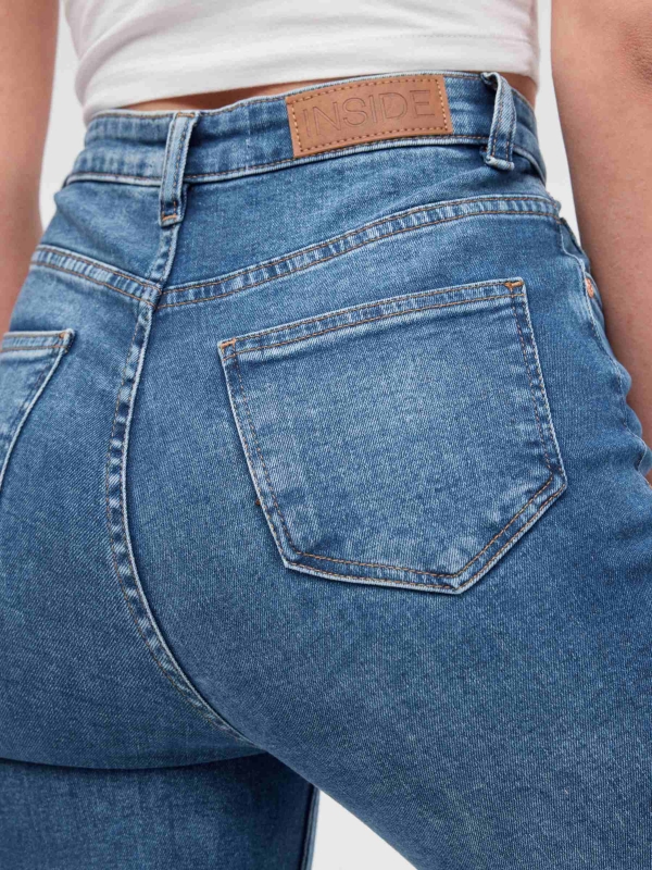 Jeans skinny cintura alta azul vista detalhe