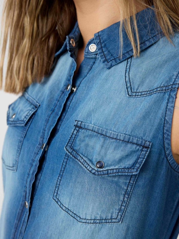 Vestido camisero denim azul vista detalle