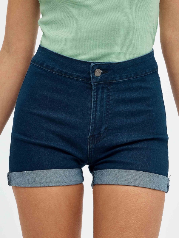 Short denim cintura alta azul vista detalhe