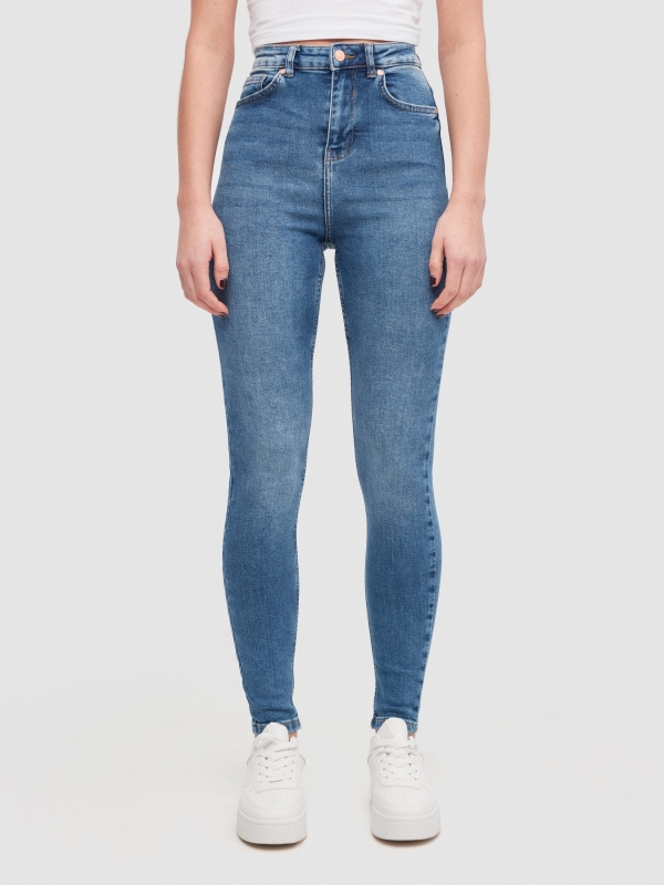 Jeans skinny tiro medio azul escuro vista meia frontal