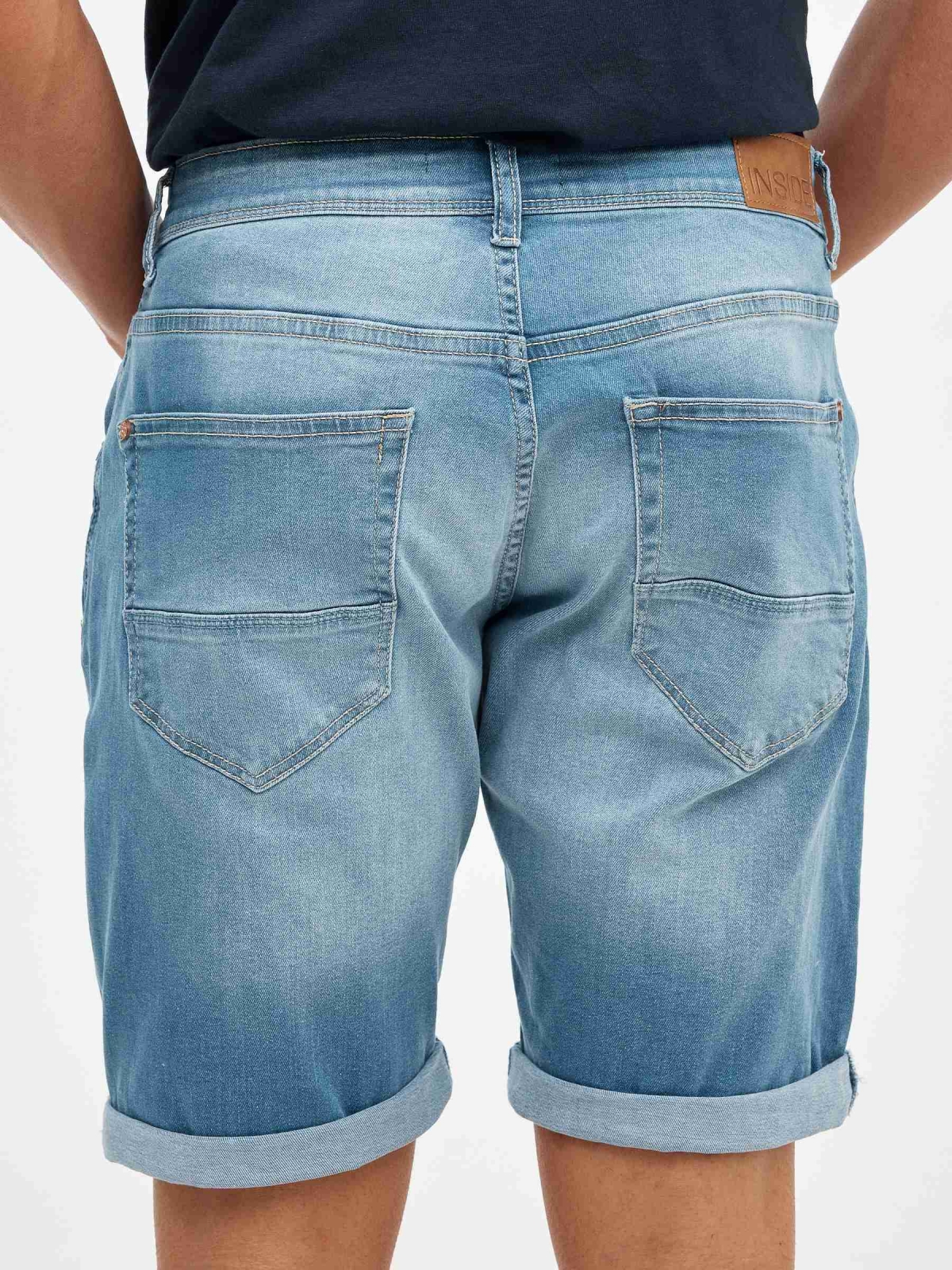 Bermuda denim efecto lavado rotos azul vista detalle