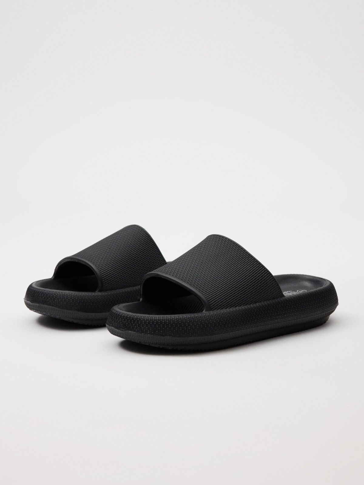 Chanclas de playa comfort negro vista lateral