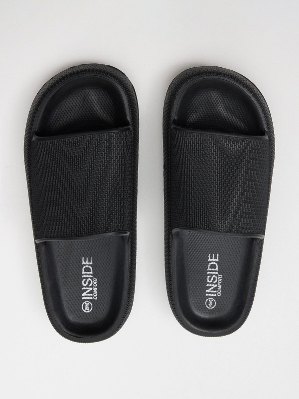 Chanclas de playa comfort negro vista trasera 45º