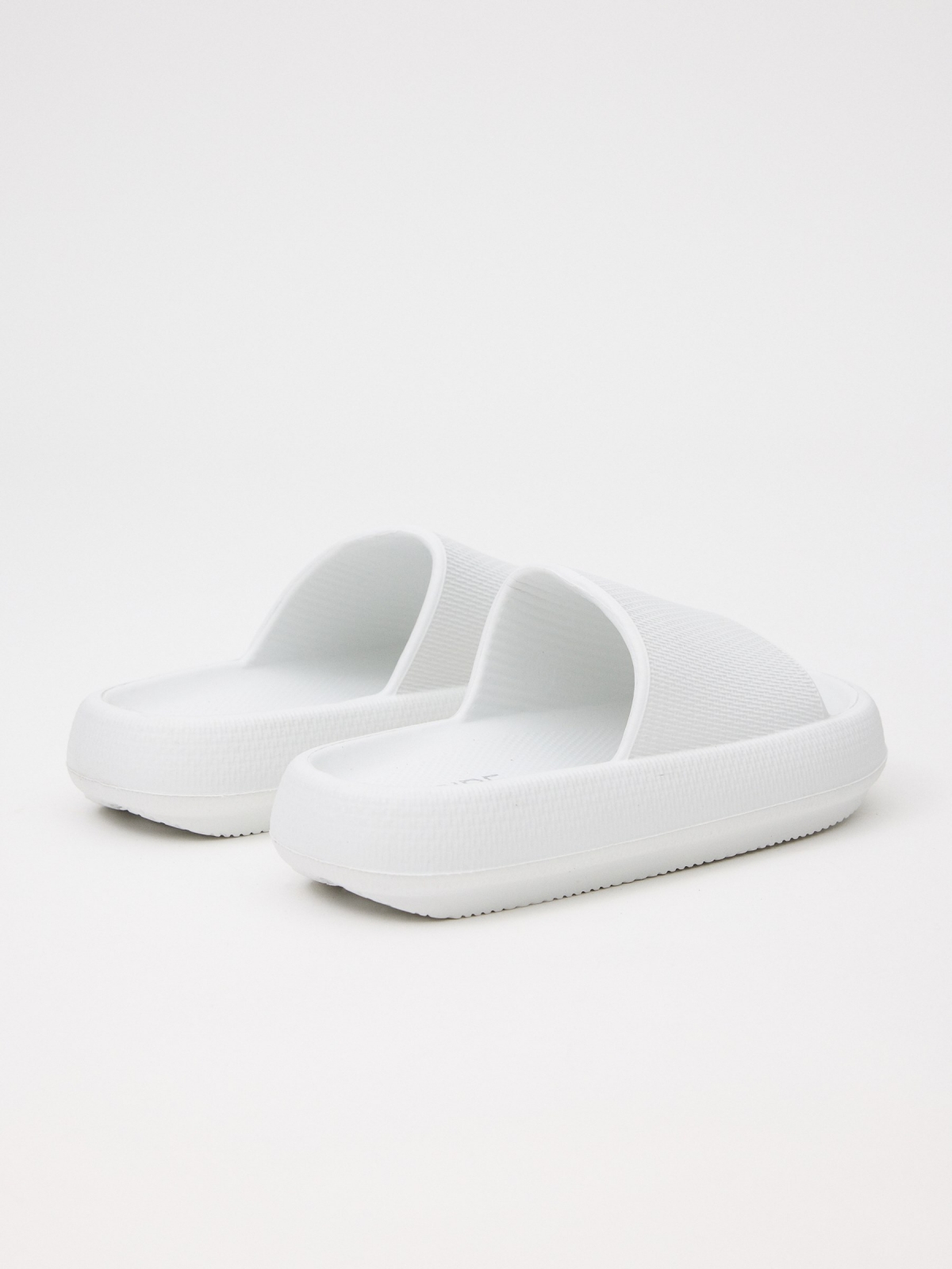 Comfort beach flip flops white 45º front view