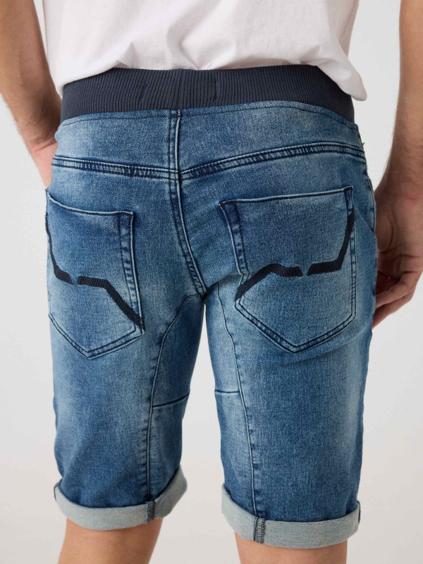 Bermuda denim cintura ajustable azul vista detalle