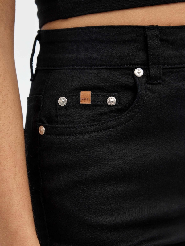 Basic denim bermuda short black detail view