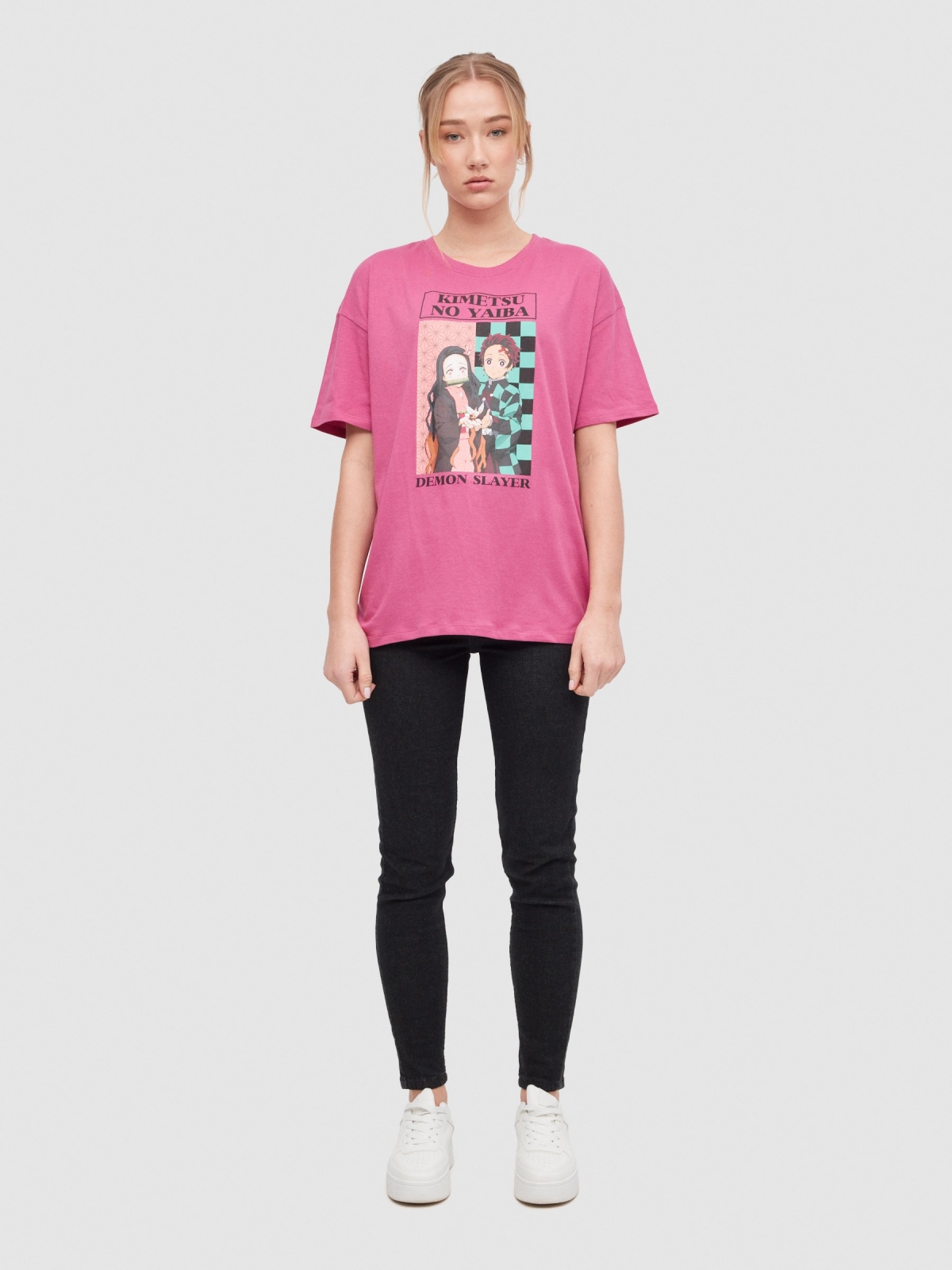 T-shirt oversize Demon Slayer violeta vista geral frontal