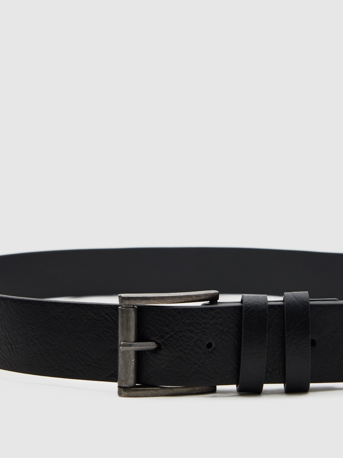 Textured black belt black detail view