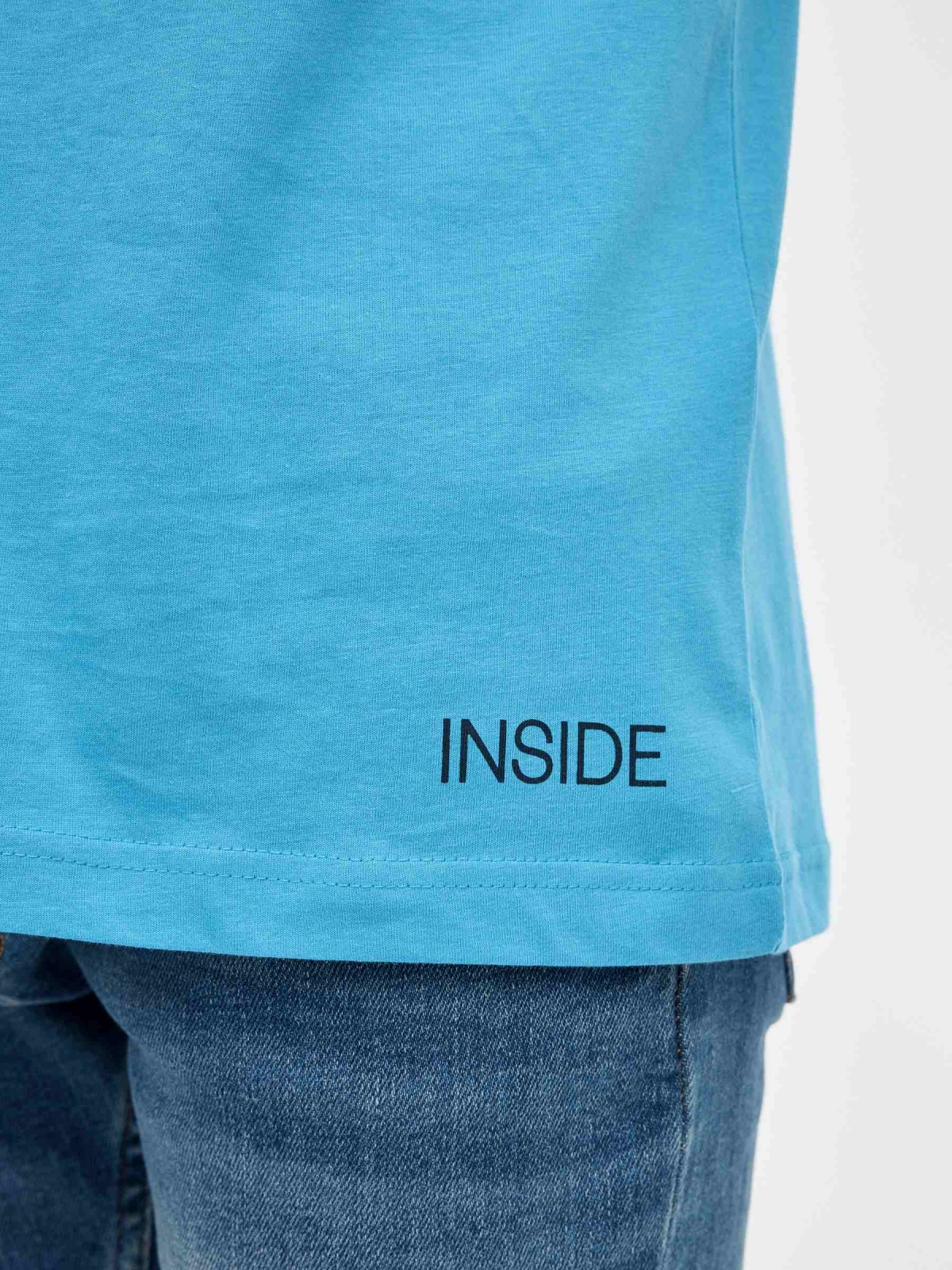 Basic short sleeve t-shirt light blue detail view