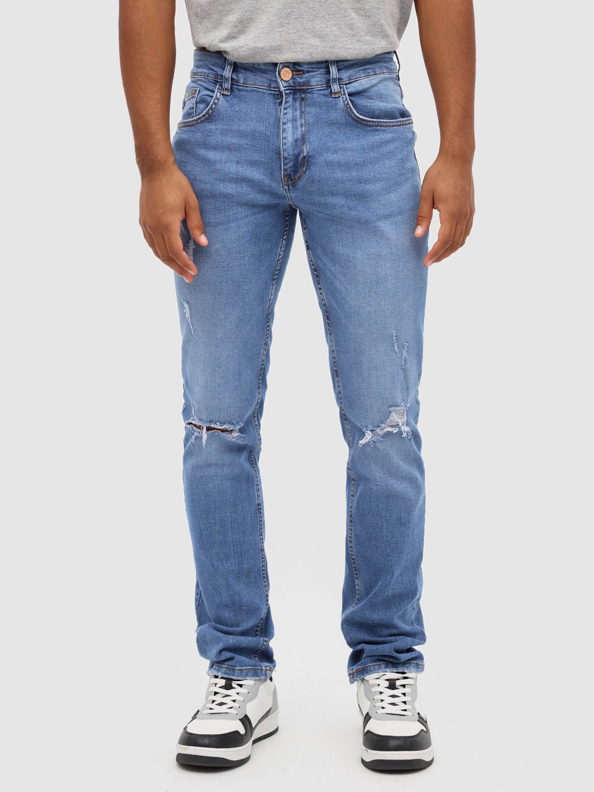 Jeans regular azul vista meia frontal