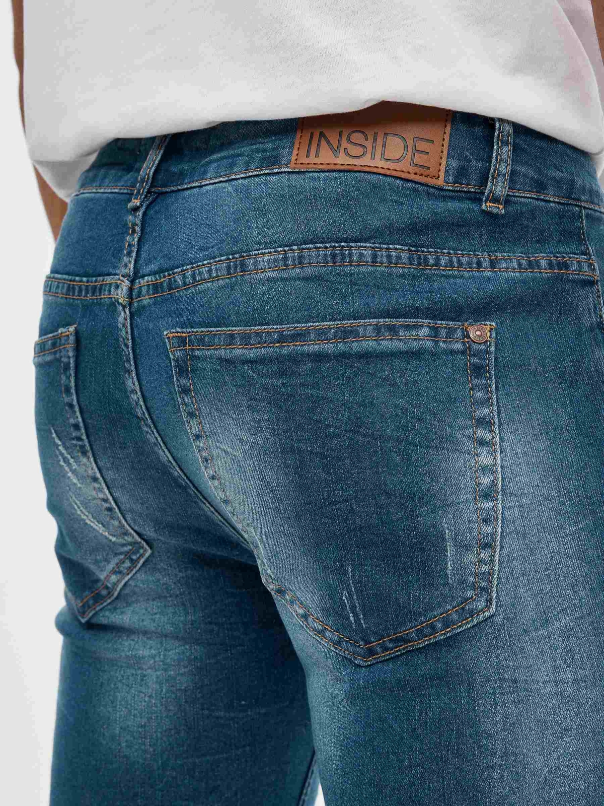 Bermuda denim efecto lavado azul vista detalle