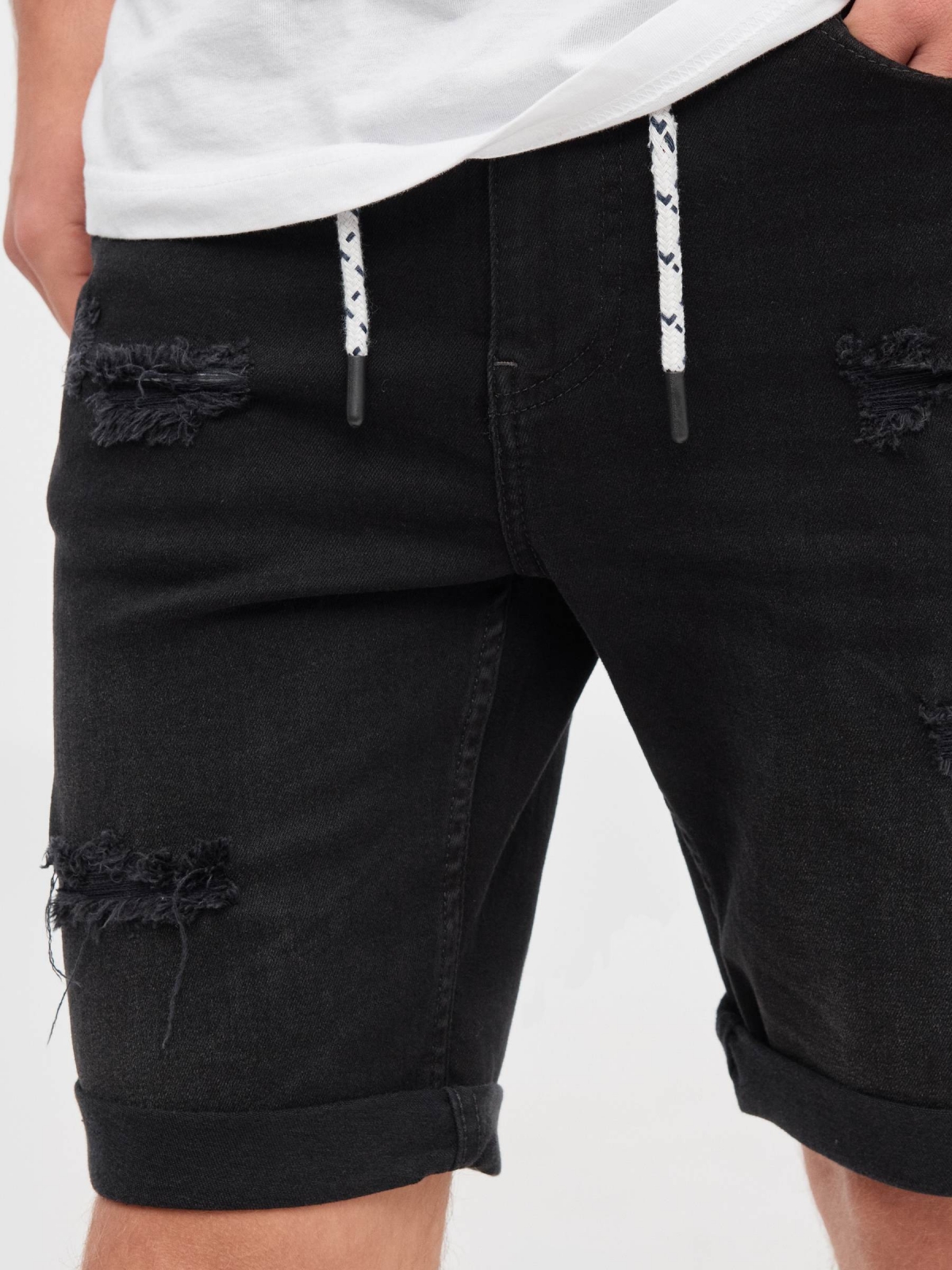 Bermudas Denim negro vista detalle