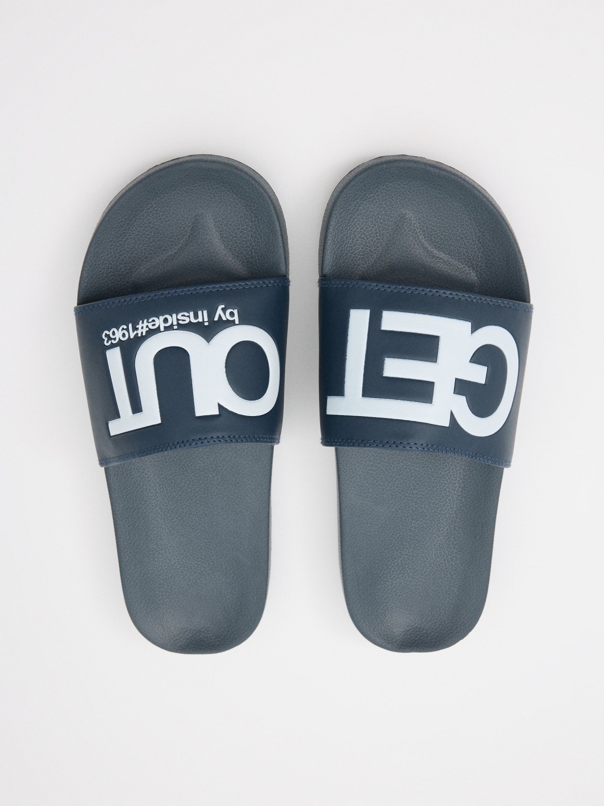 Engraved text shovel flip flop