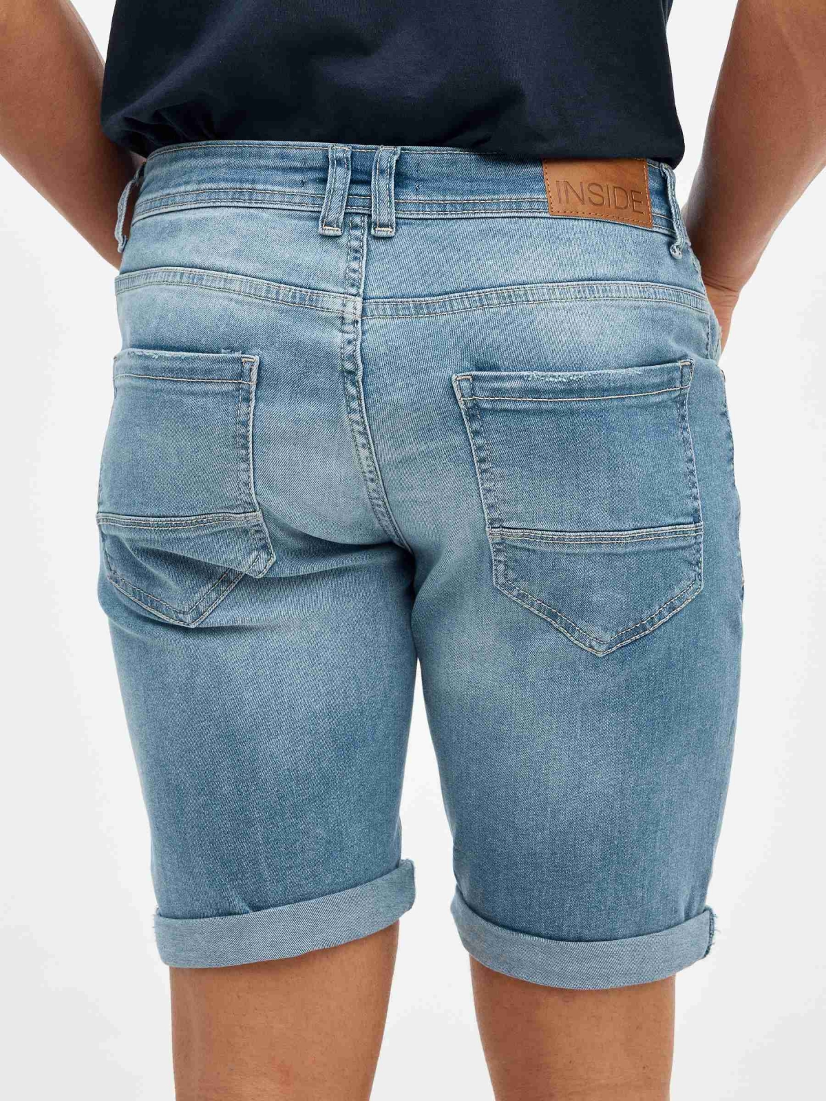 Bermudas denim slim lavado azul vista detalhe