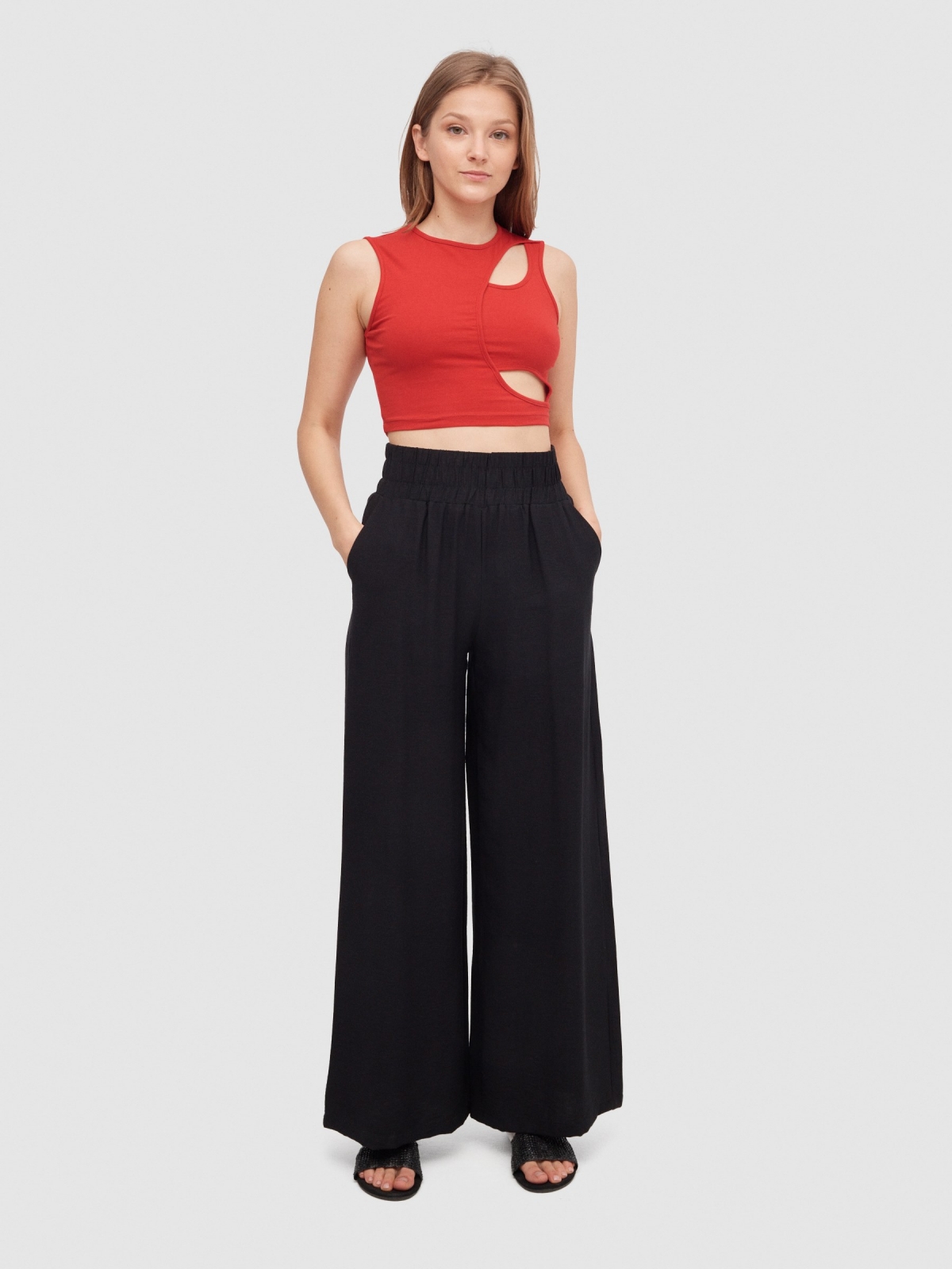 Pantalón wide leg fluido negro vista general frontal