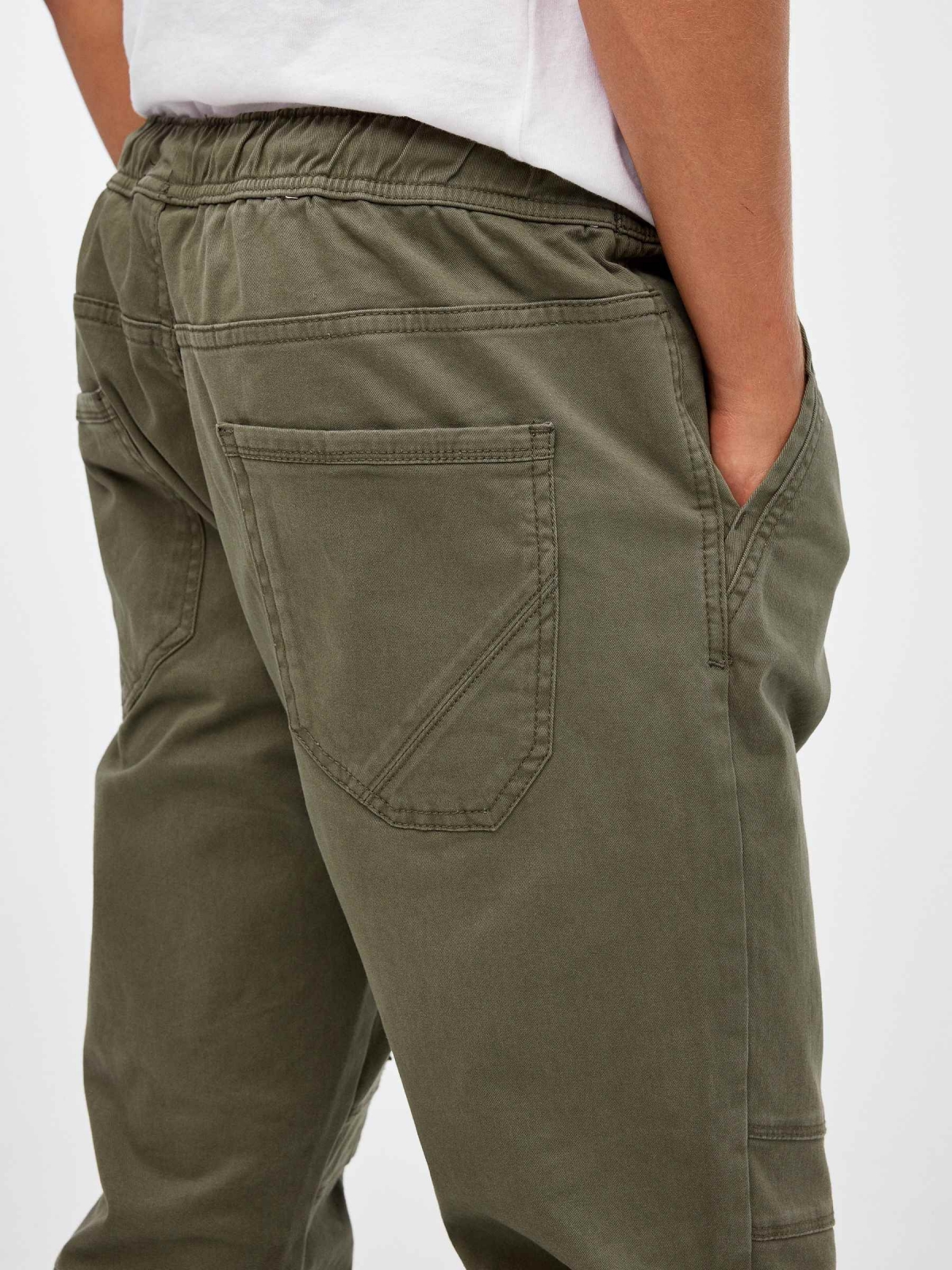 Closed pocket jogger pants green detail view