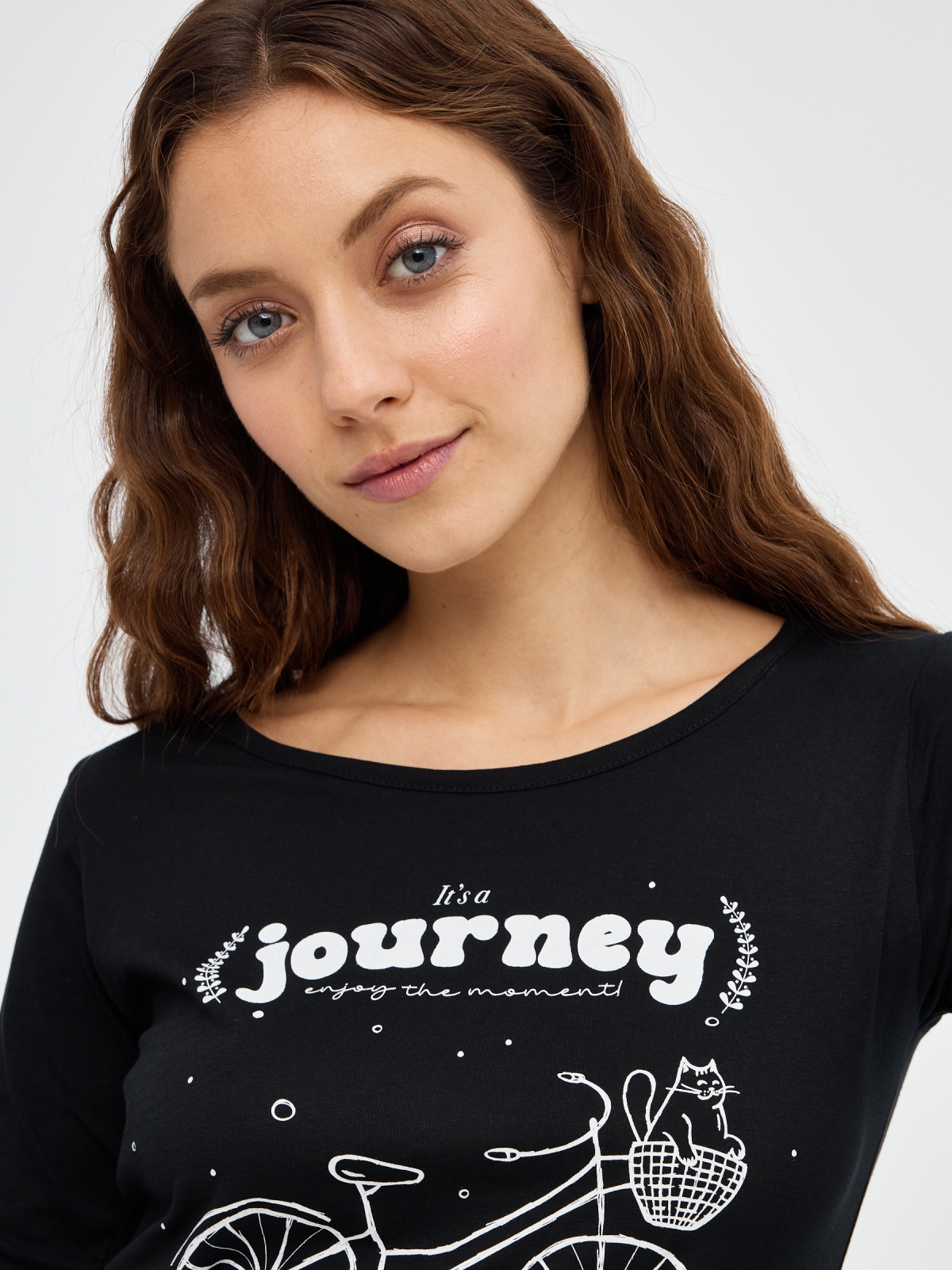 T-shirt The Journey preto vista detalhe