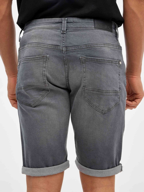 Bermudas denim cinza lavado cinza escuro vista detalhe