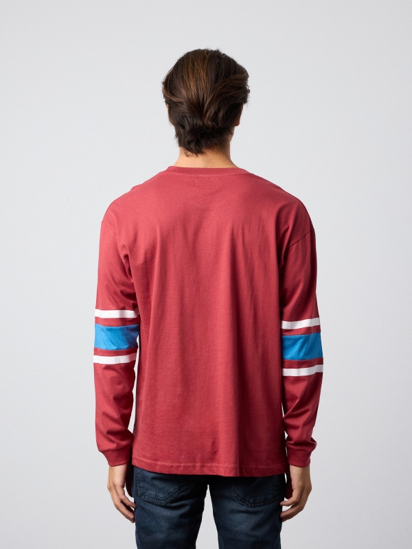 Sport print t-shirt garnet middle back view