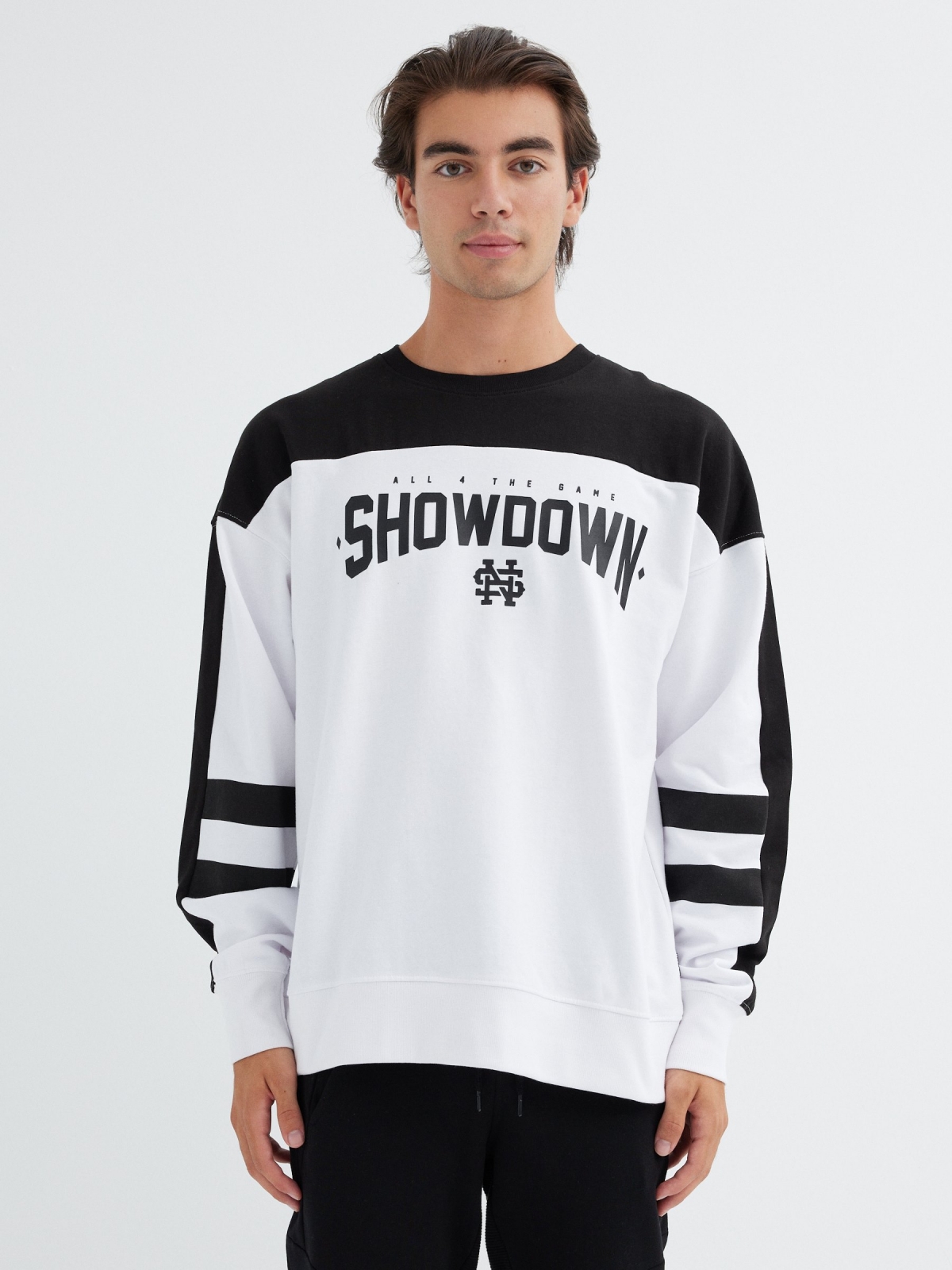 Sudadera Showdown blanco vista media frontal