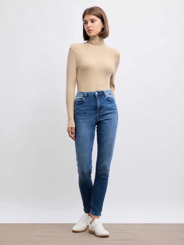 Basic mid-rise skinny jeans blue front view