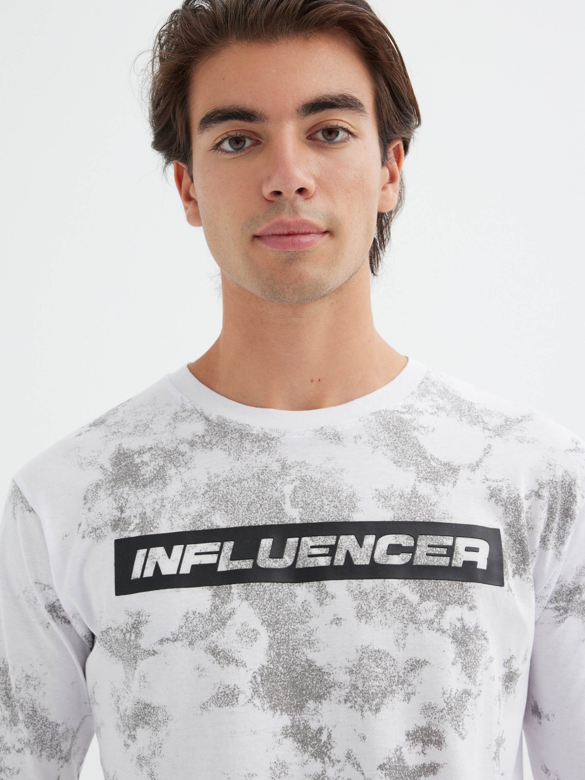 Camiseta Influencer blanco vista detalle