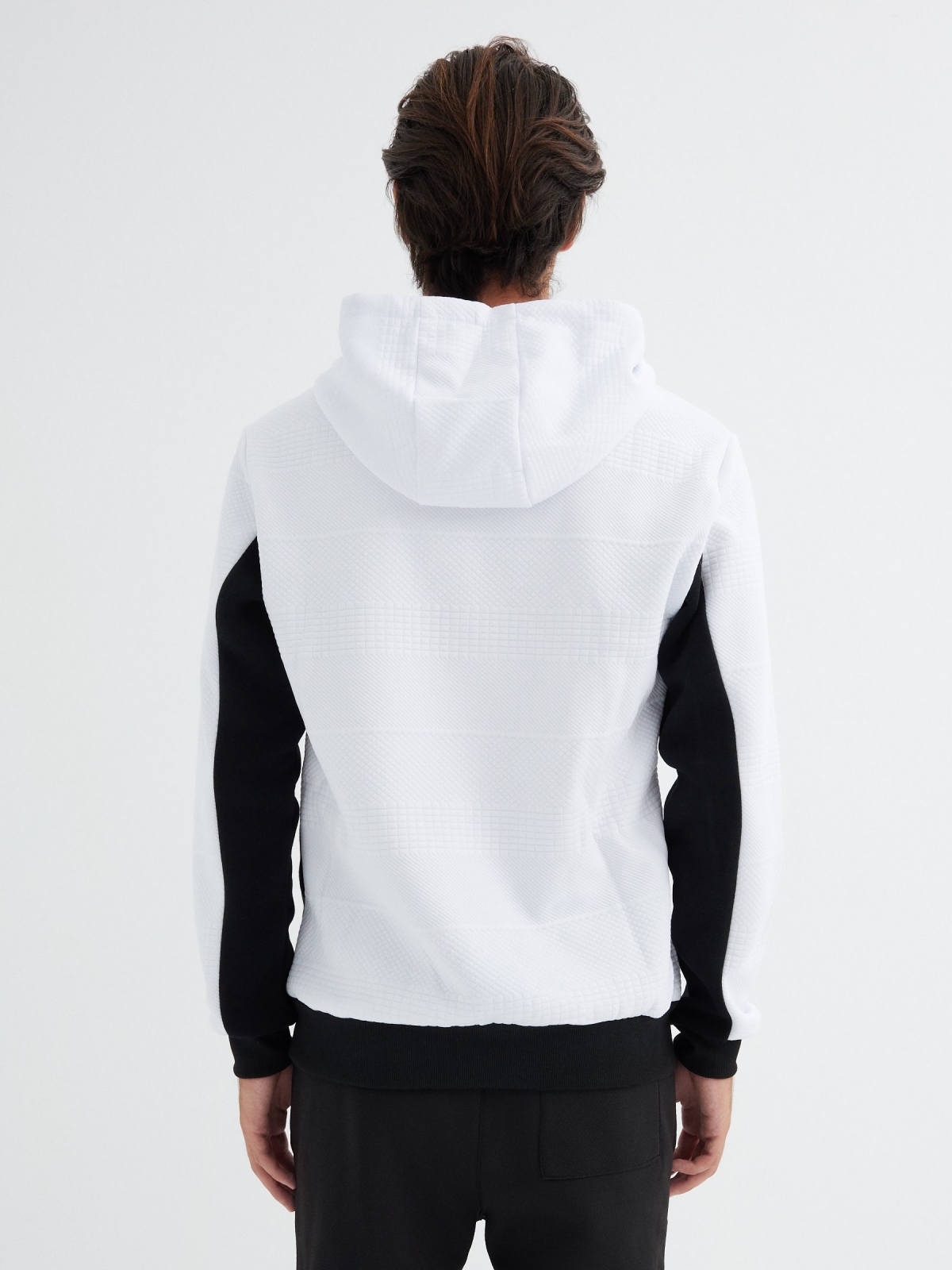 Sweatshirt com capuz a preto e branco branco vista meia traseira