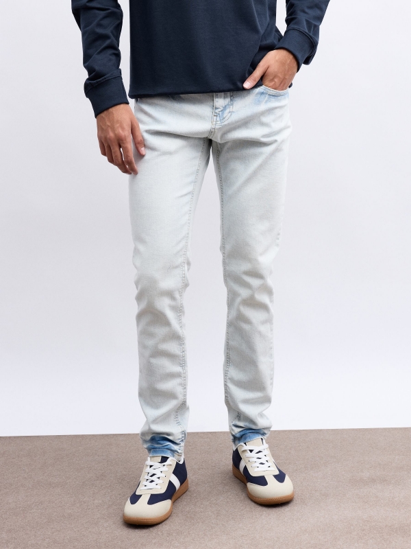 Light blue super slim jeans blue middle front view