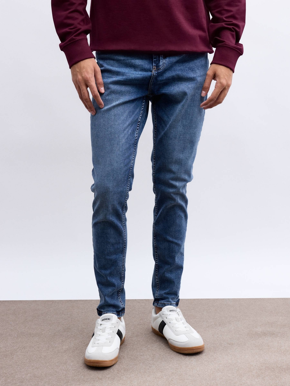 Carrot denim jeans blue middle front view