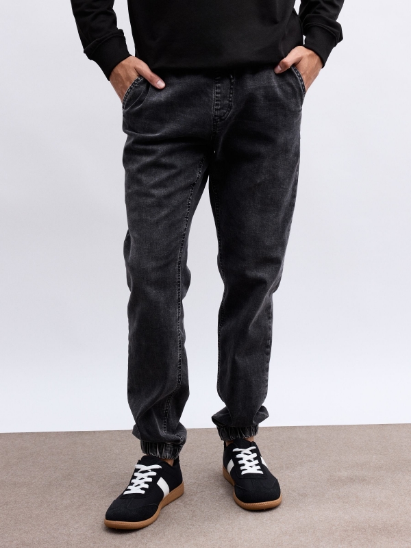 Jogger pants black middle front view