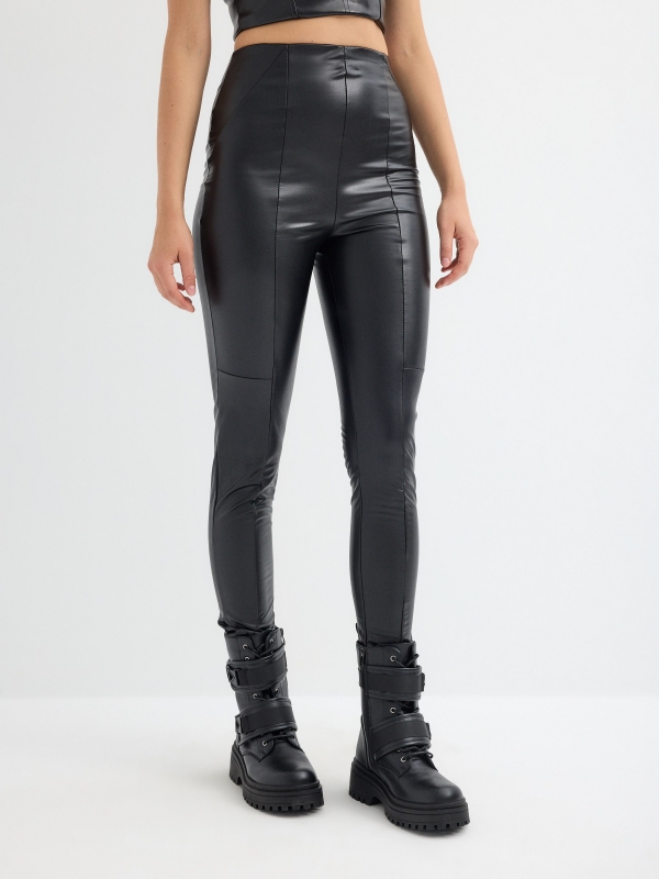 Leggings de efeito pele superskinny preto vista meia frontal