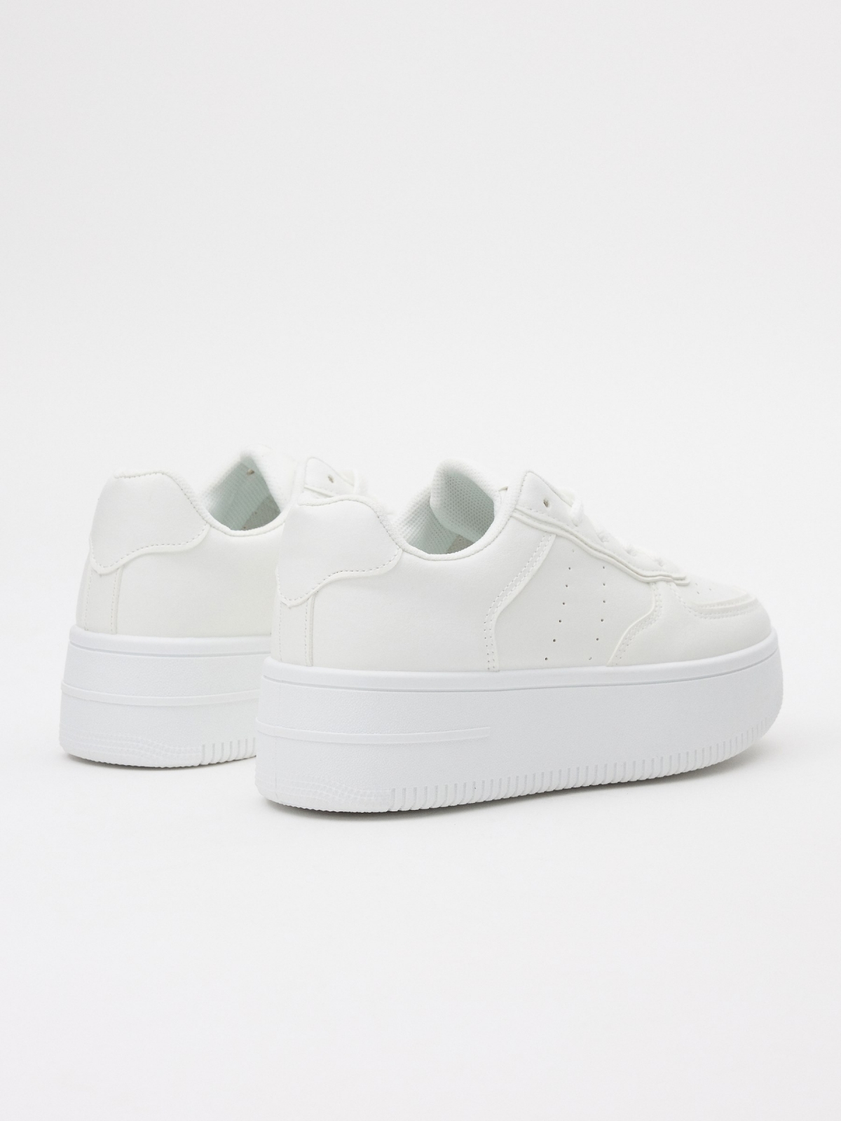 Basic platform sneaker white 45º back view