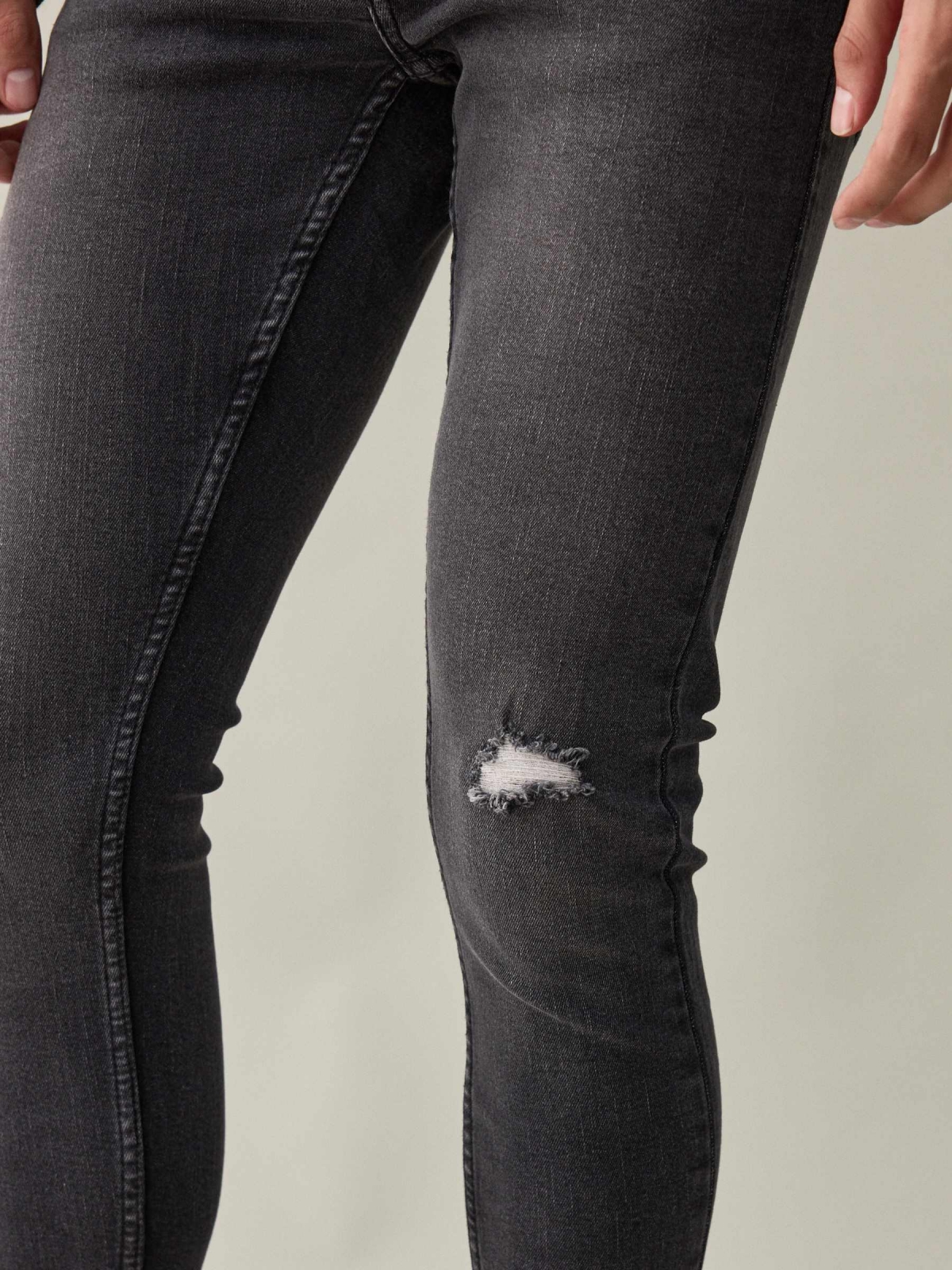  Black super skinny jeans with ripped black