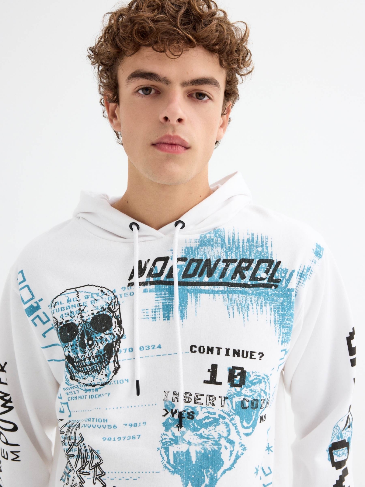 Sweatshirt com capuz estampado branco vista detalhe