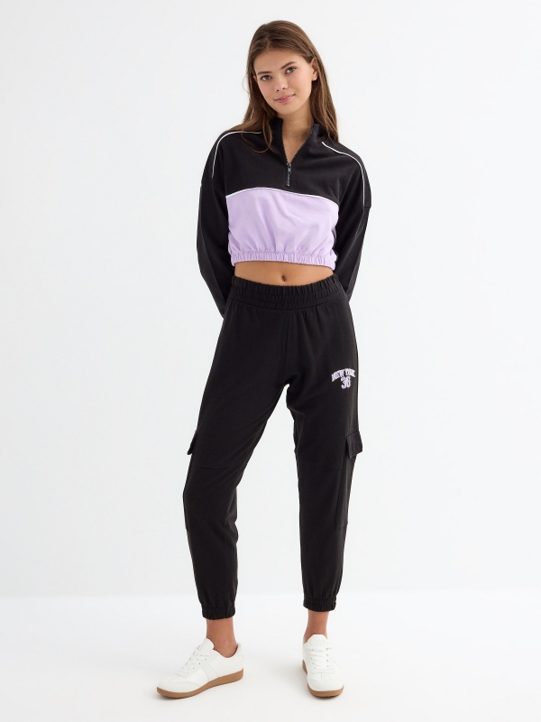 Sweatshirt cropped com fecho de correr preto vista geral frontal