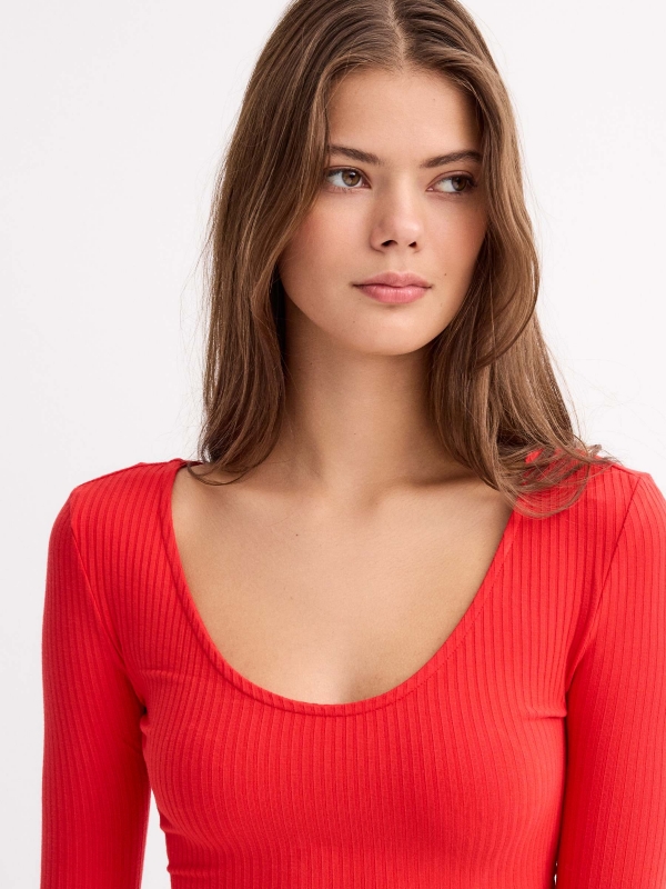  Cut out ribbed back T-shirt deep red