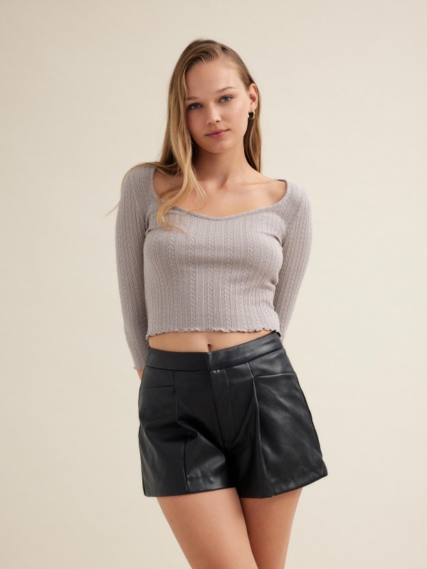 Leatherette slim shorts