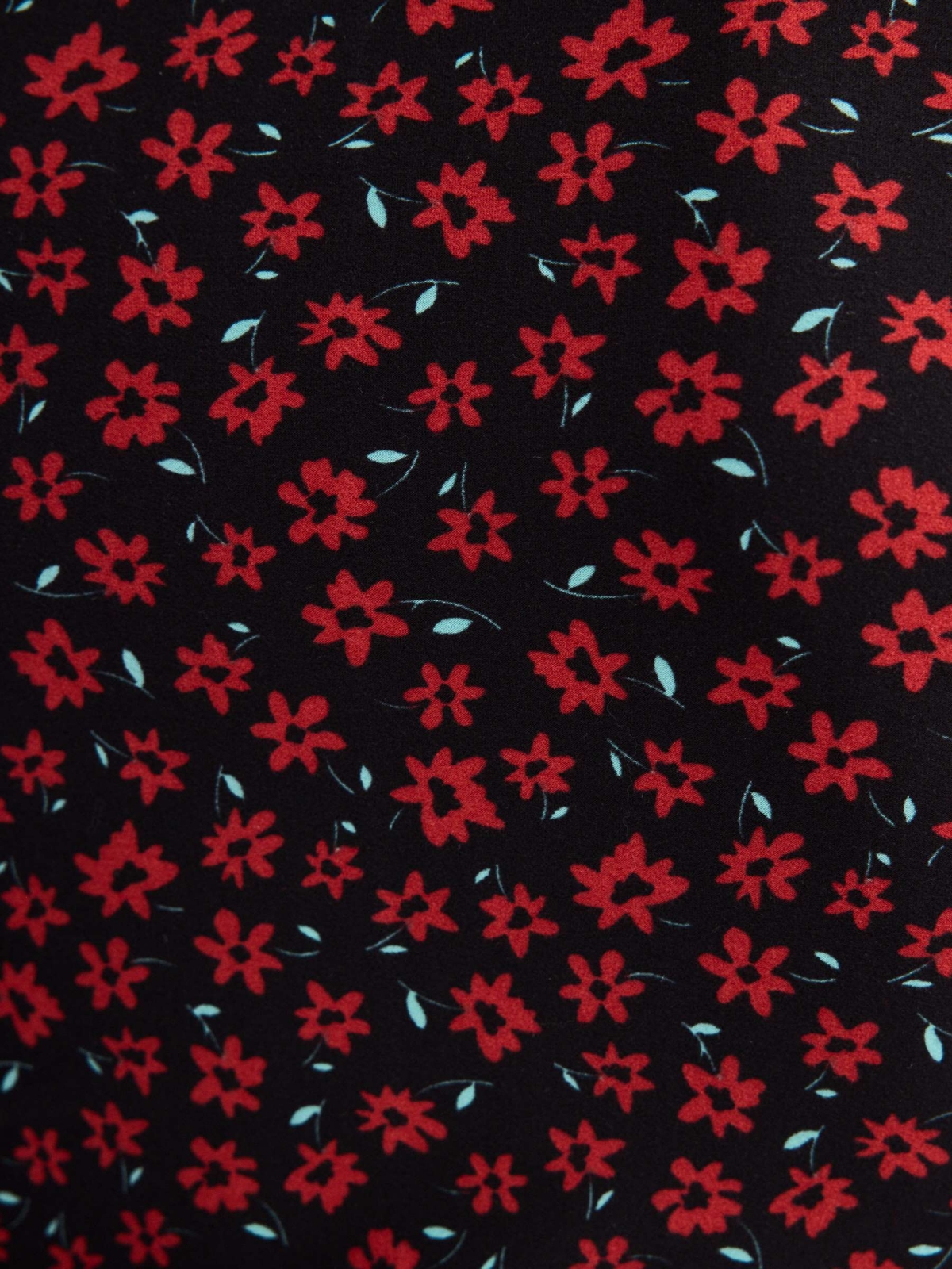 Perkins neck floral print t-shirt black detail view