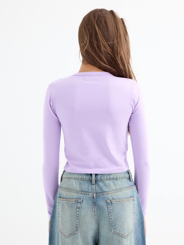 Camiseta crop print morada malva vista media trasera