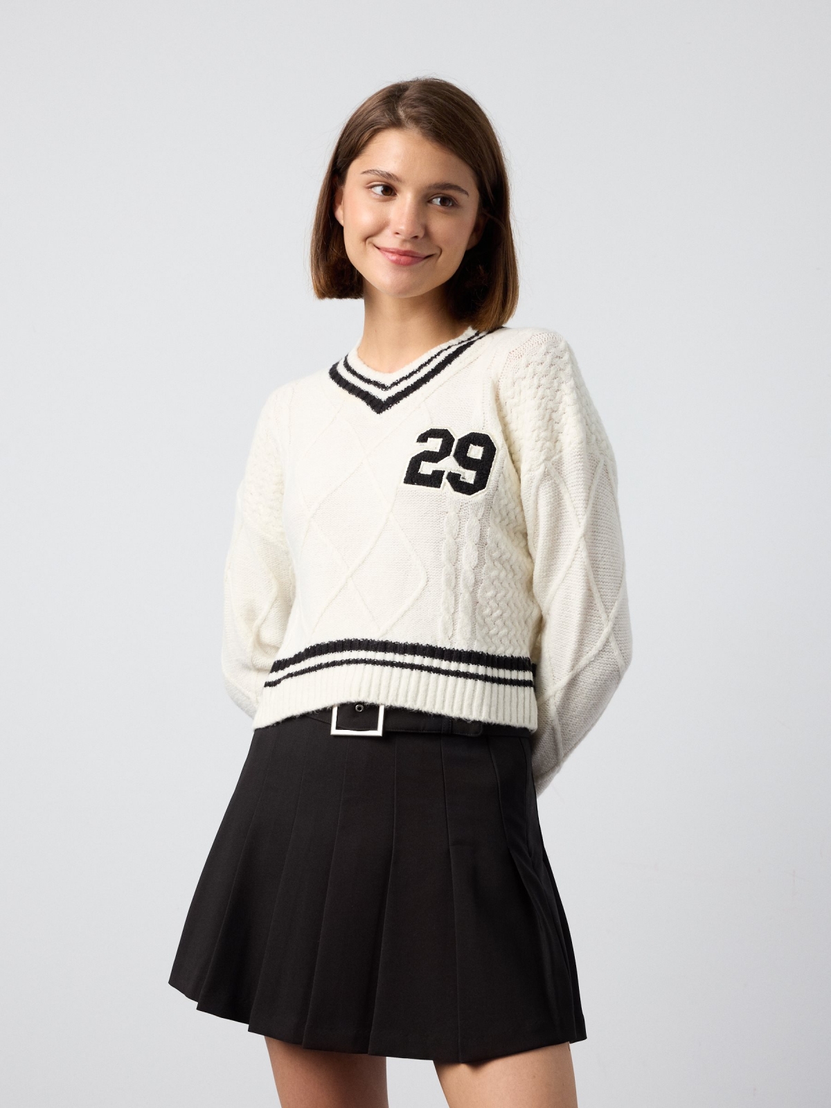 Jersey College 29 blanco roto vista media frontal